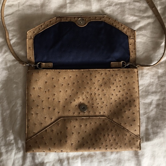 Faux Ostrich Skin Clutch with removable strap - Picture 5 of 9